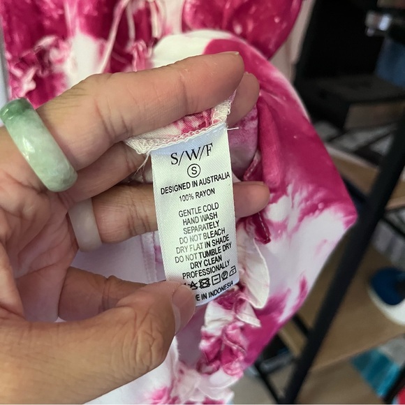 S/W/F magenta white tie dye rayon sleeveless tie waist tiered mini dress - Picture 6 of 6